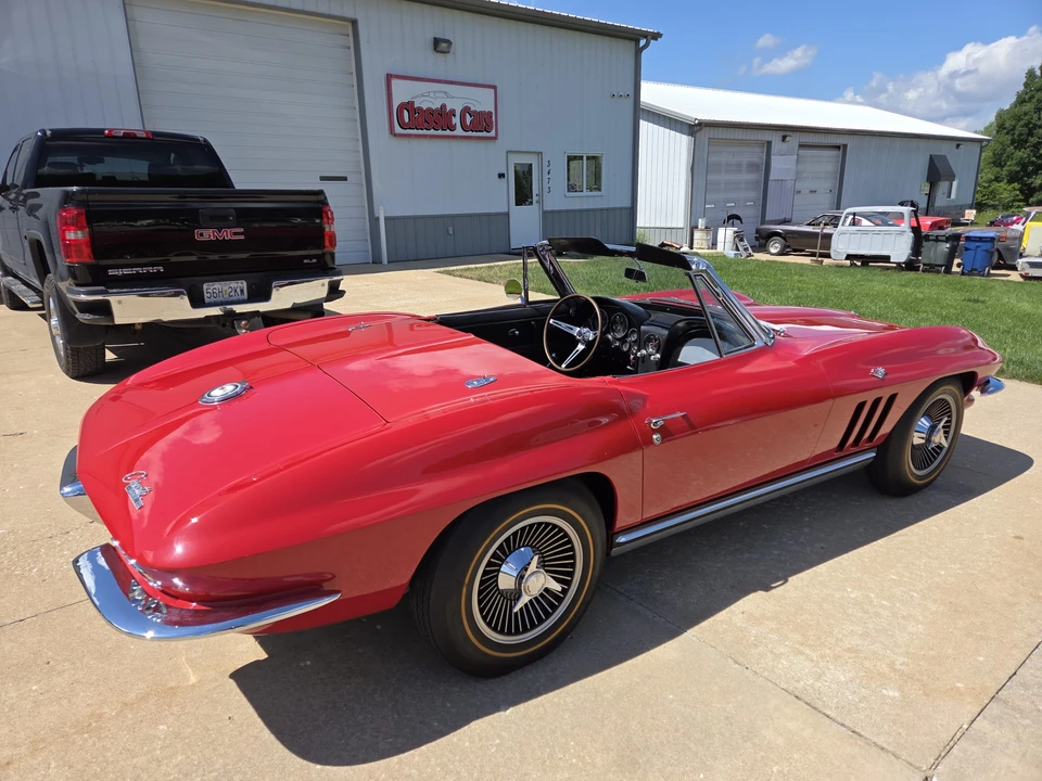 1965 Chevrolet Corvette C2 - Image 30 of 31