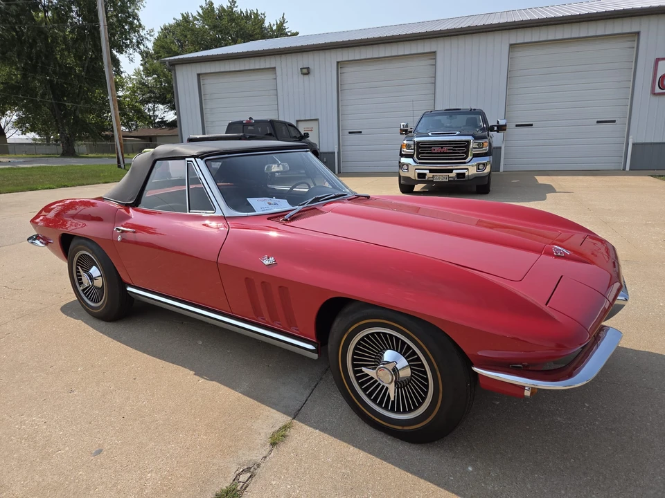 1965 Chevrolet Corvette C2 - Image 11 of 31