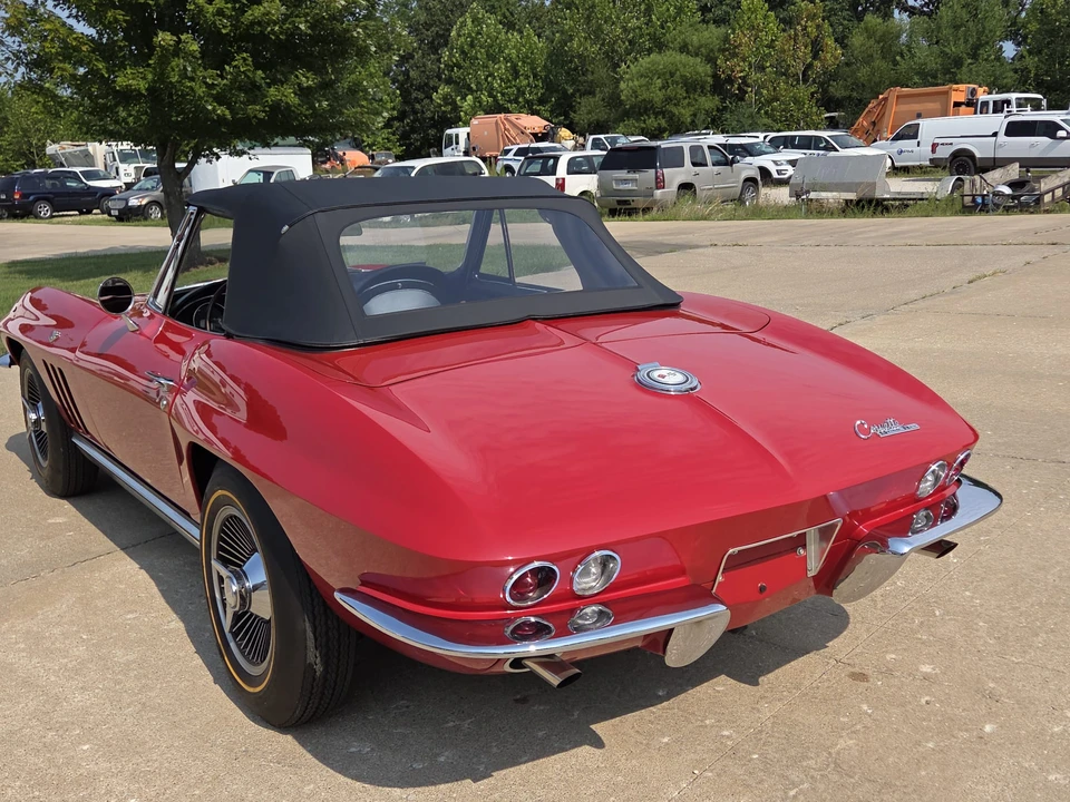 1965 Chevrolet Corvette C2 - Image 19 of 31