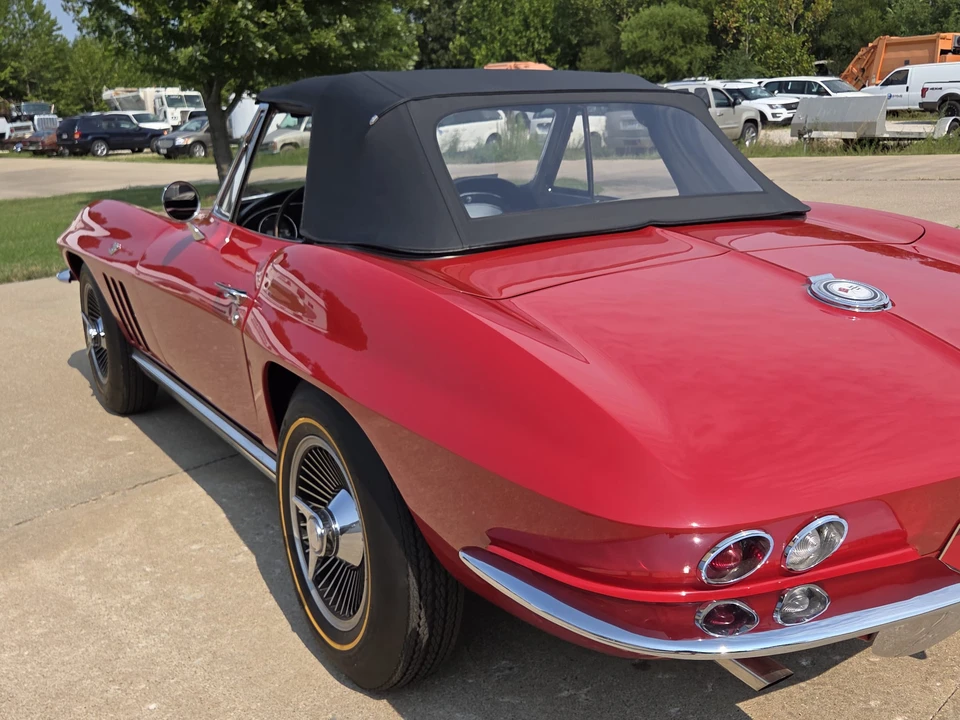 1965 Chevrolet Corvette C2 - Image 21 of 31
