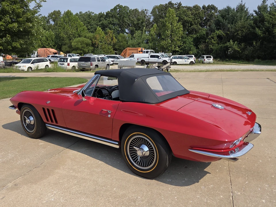 1965 Chevrolet Corvette C2 - Image 22 of 31