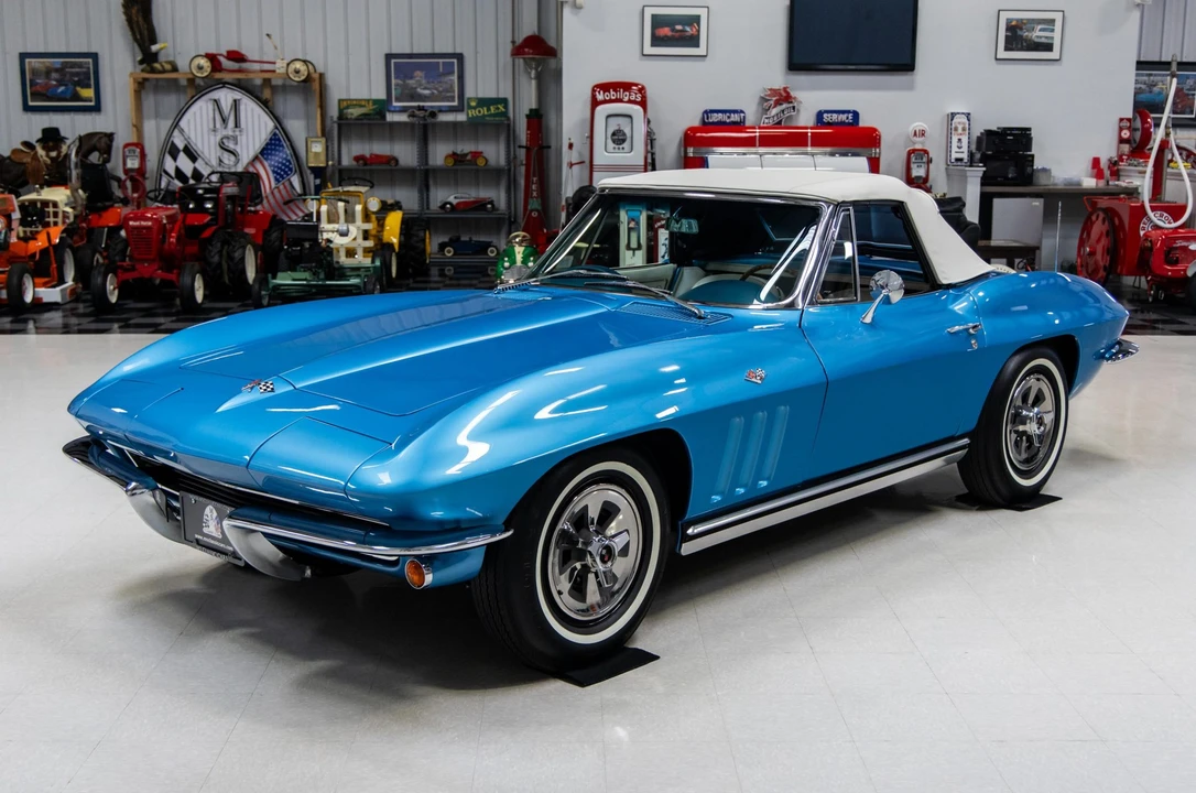 1965 Chevrolet Corvette C2 - Image 15 of 31