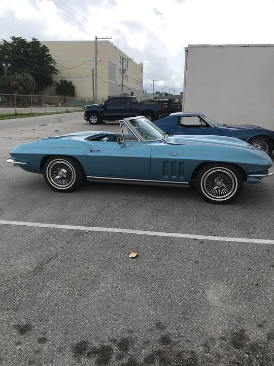 1965 Chevrolet Corvette C2 - Image 11 of 31