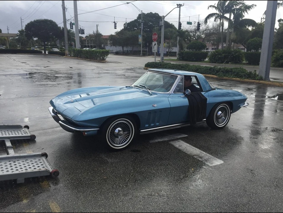 1965 Chevrolet Corvette C2 - Image 4 of 31