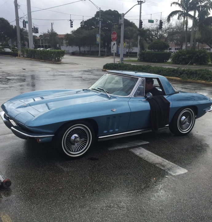 1965 Chevrolet Corvette C2 - Image 3 of 31