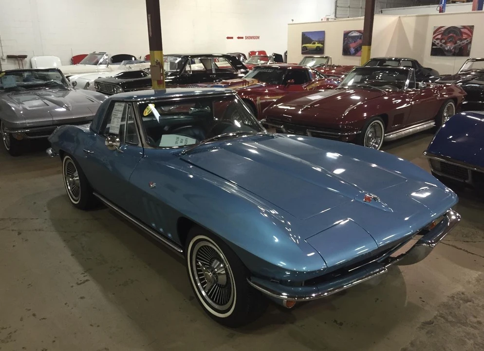 1965 Chevrolet Corvette C2 - Image 14 of 31