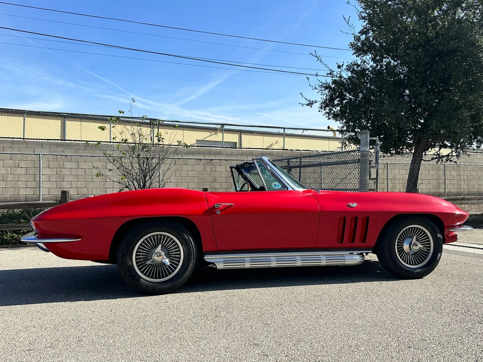 1965 Chevrolet Corvette C2 - Image 8 of 31