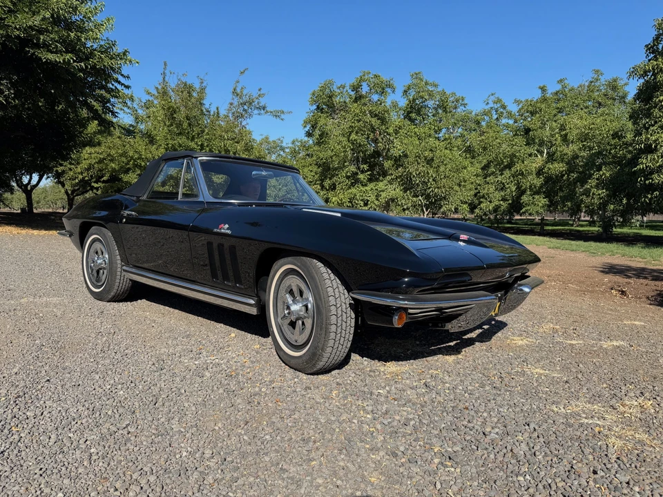 1965 Chevrolet Corvette C2 - Image 22 of 31