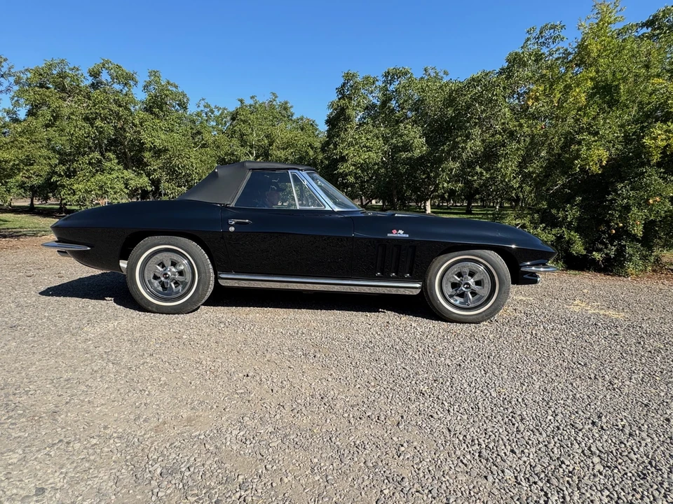 1965 Chevrolet Corvette C2 - Image 21 of 31