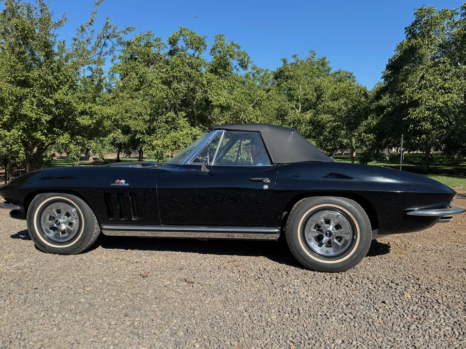 1965 Chevrolet Corvette C2 - Image 17 of 31