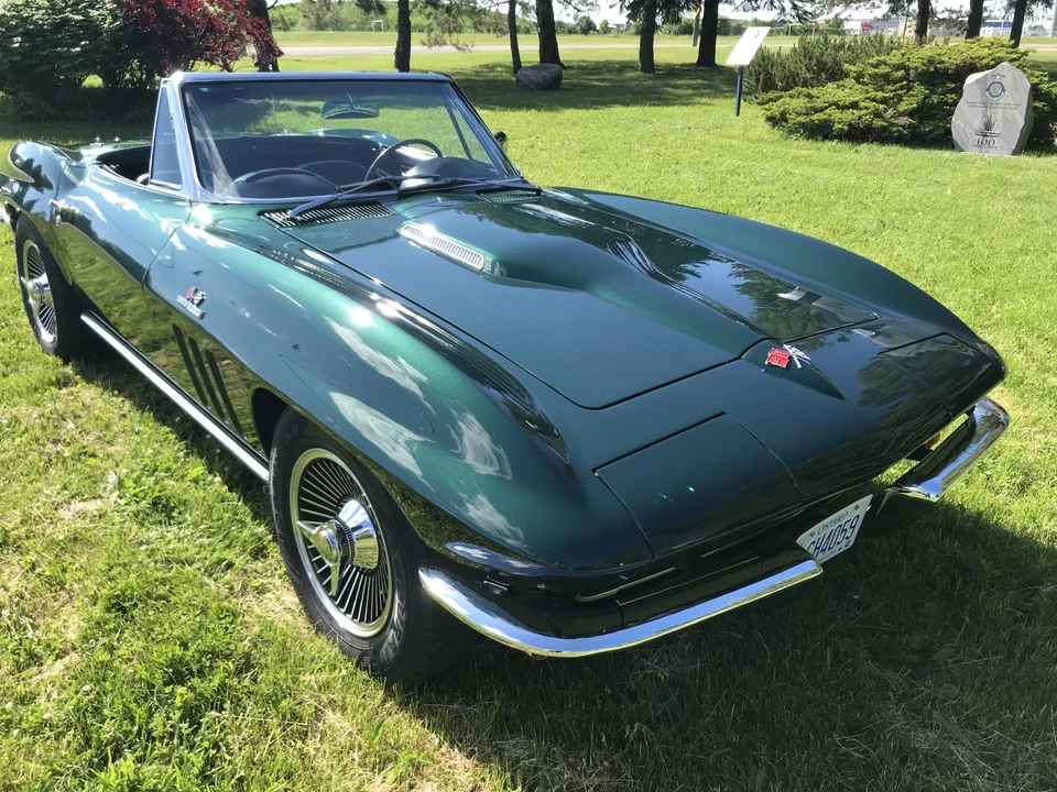 1965 Chevrolet Corvette C2 - Image 15 of 31