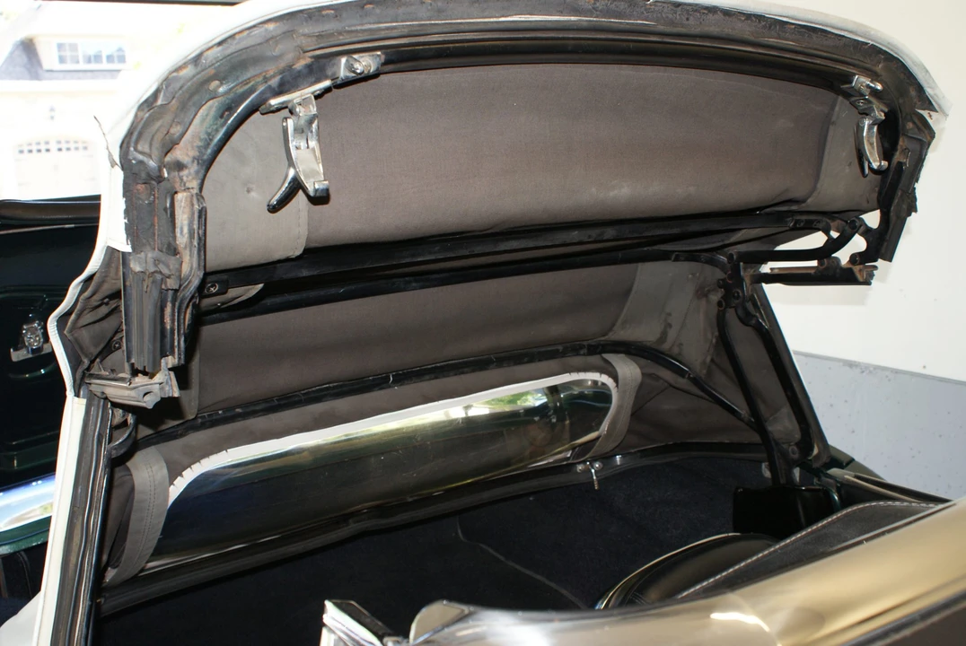 1965 Chevrolet Corvette C2 - Image 30 of 31