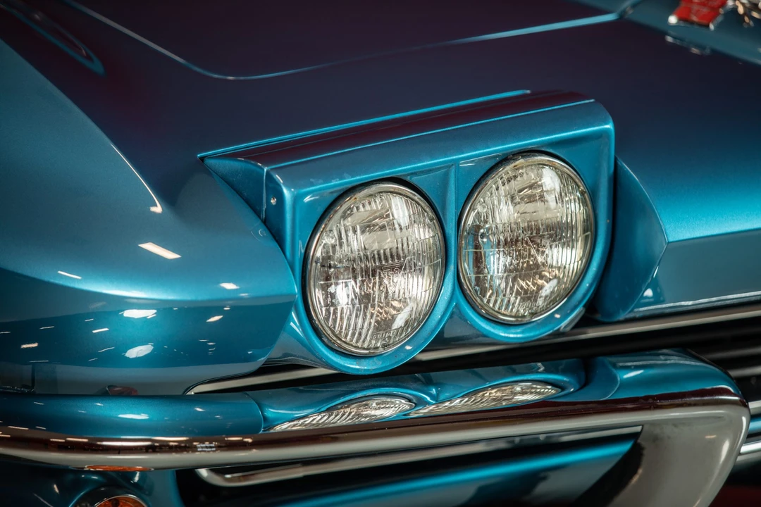 1965 Chevrolet Corvette C2 - Image 25 of 31