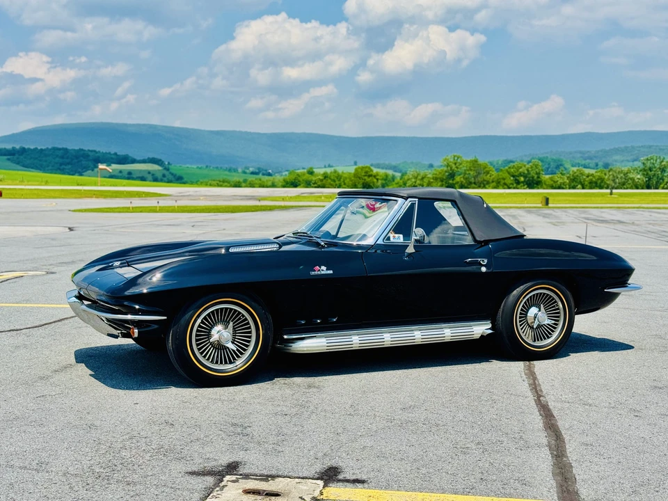 1965 Chevrolet Corvette C2 - Image 2 of 31