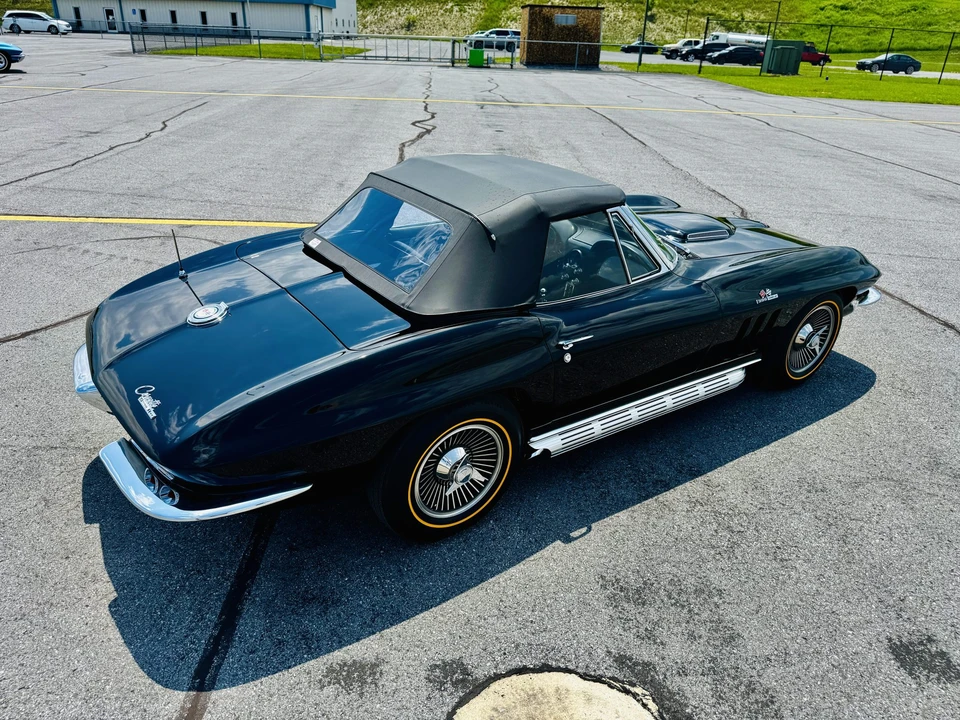1965 Chevrolet Corvette C2 - Image 20 of 31