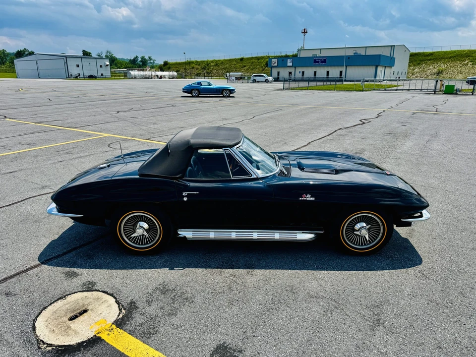 1965 Chevrolet Corvette C2 - Image 17 of 31