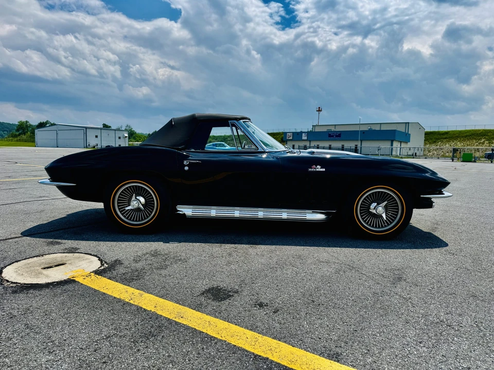 1965 Chevrolet Corvette C2 - Image 15 of 31