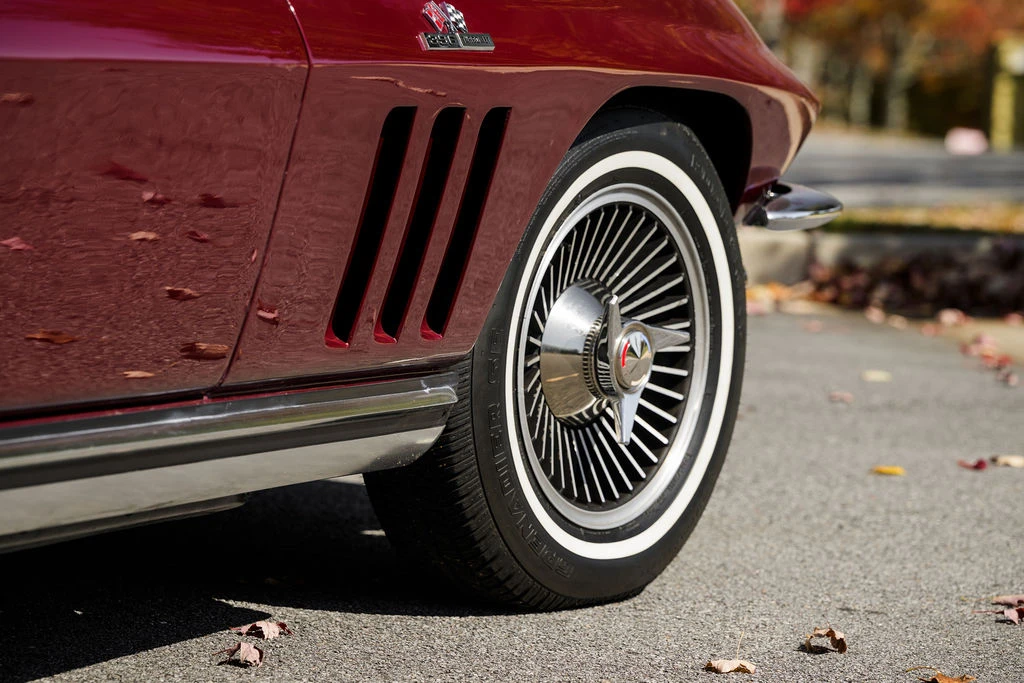 1965 Chevrolet Corvette C2 - Image 17 of 31