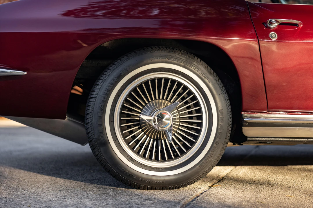 1965 Chevrolet Corvette C2 - Image 23 of 31