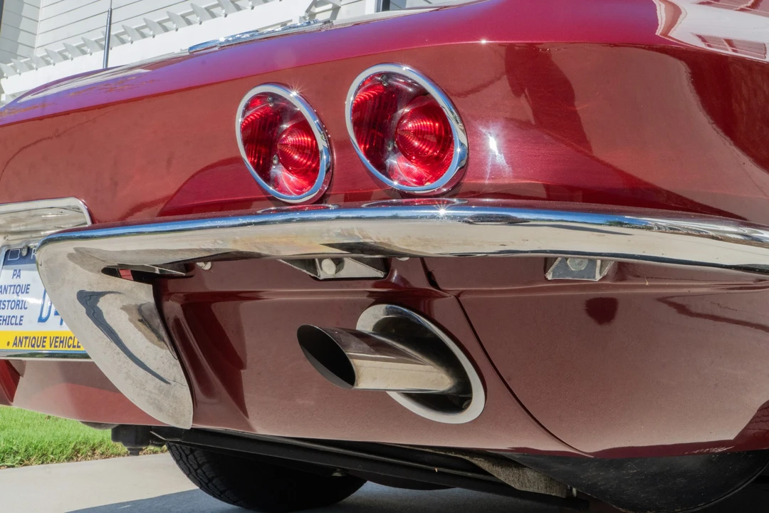 1965 Chevrolet Corvette C2 - Image 23 of 31