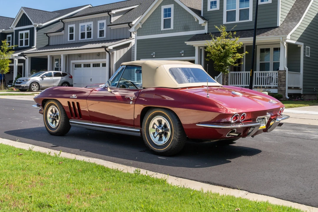 1965 Chevrolet Corvette C2 - Image 16 of 31