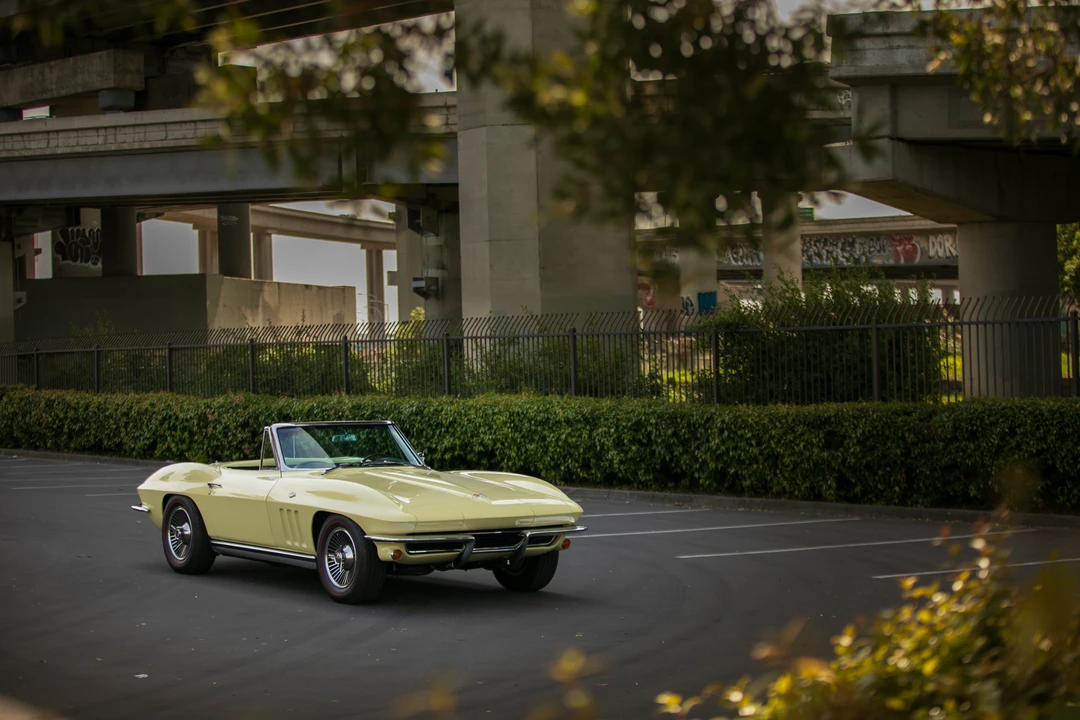 1965 Chevrolet Corvette C2 - Image 9 of 31