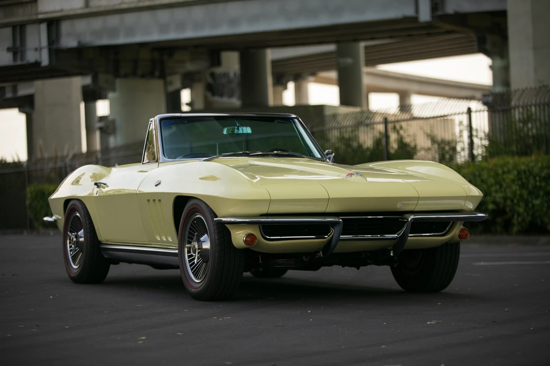 1965 Chevrolet Corvette C2 - Image 13 of 31
