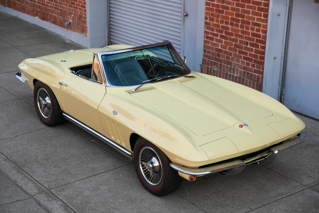 1965 Chevrolet Corvette C2 - Image 24 of 31