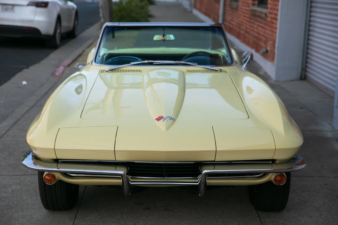 1965 Chevrolet Corvette C2 - Image 23 of 31
