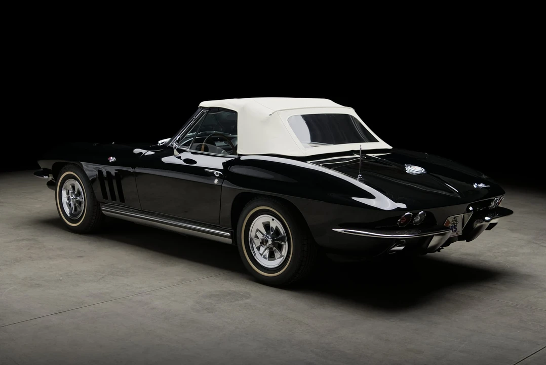 1965 Chevrolet Corvette C2 - Image 25 of 31