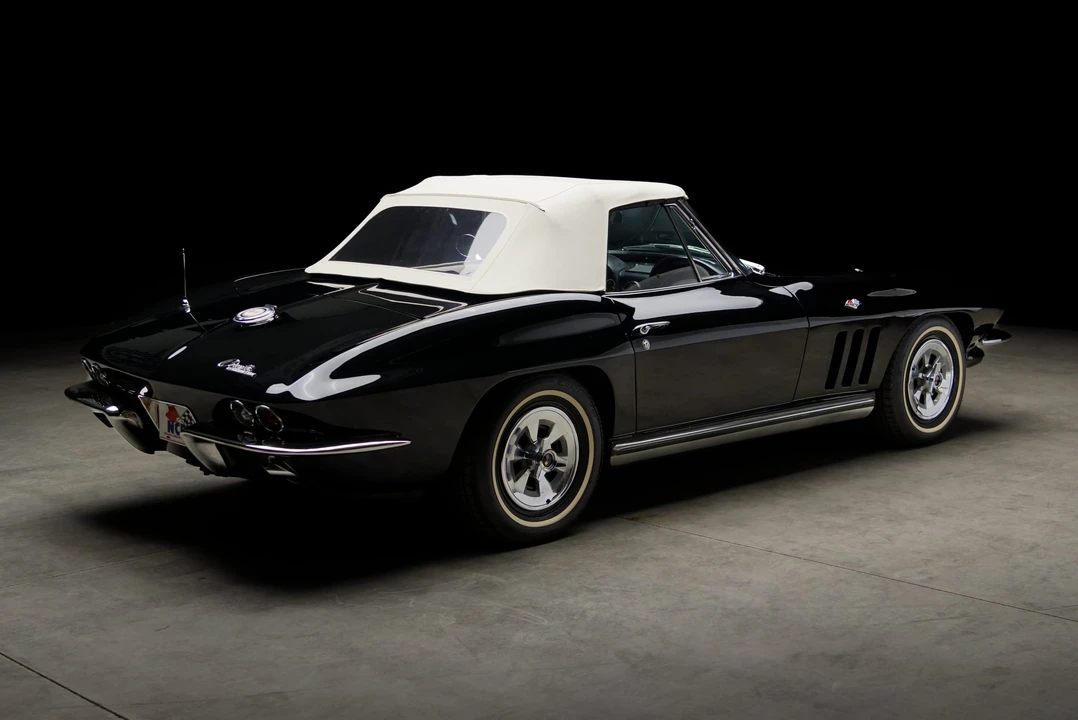 1965 Chevrolet Corvette C2 - Image 22 of 31
