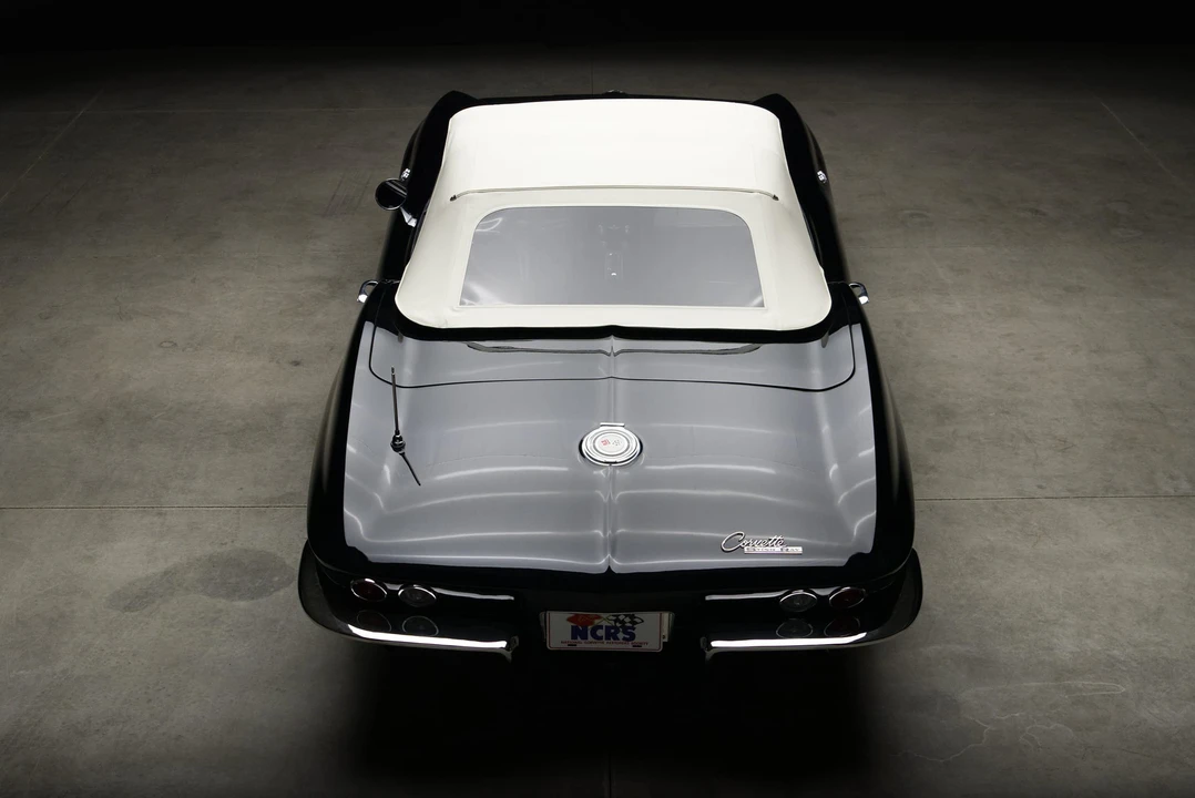 1965 Chevrolet Corvette C2 - Image 23 of 31