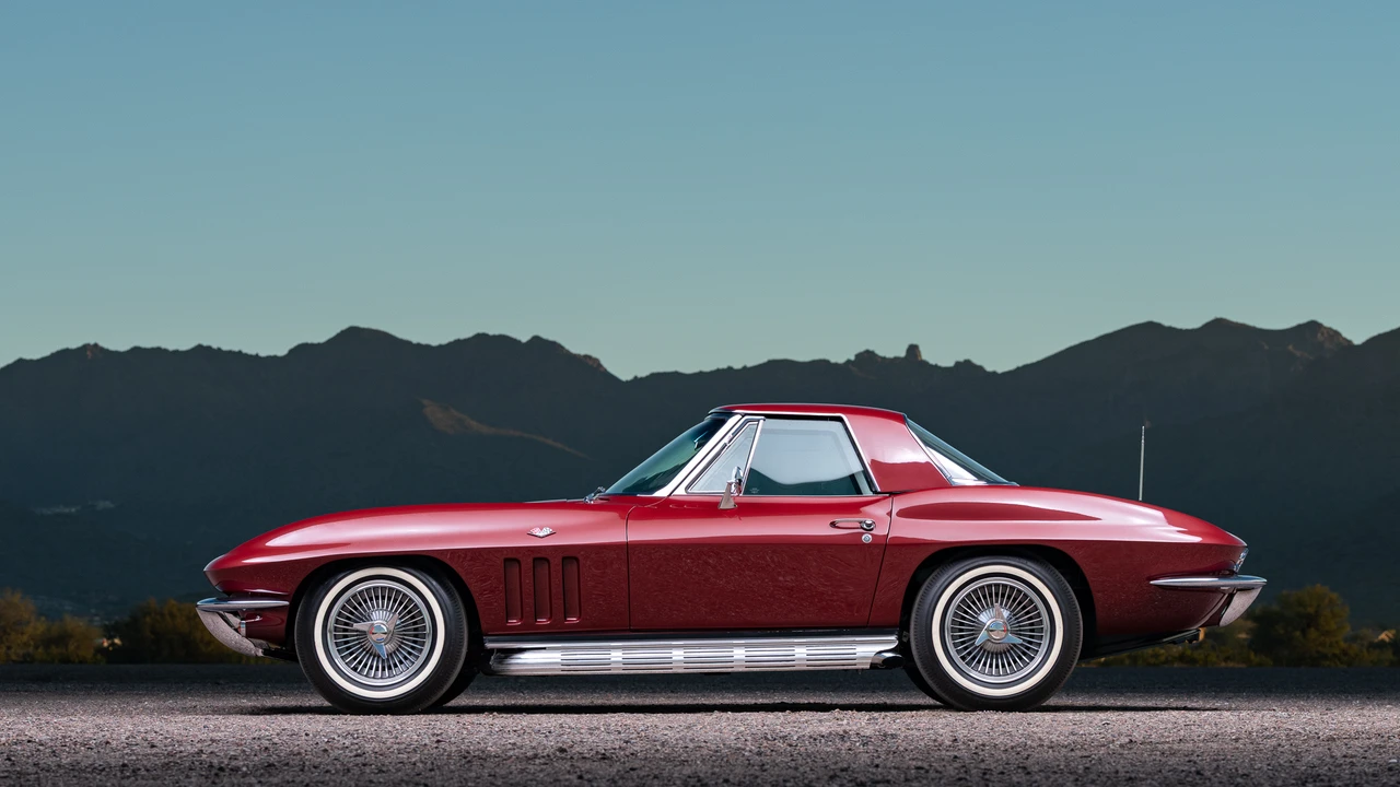 1965 Chevrolet Corvette C2 - Image 16 of 31