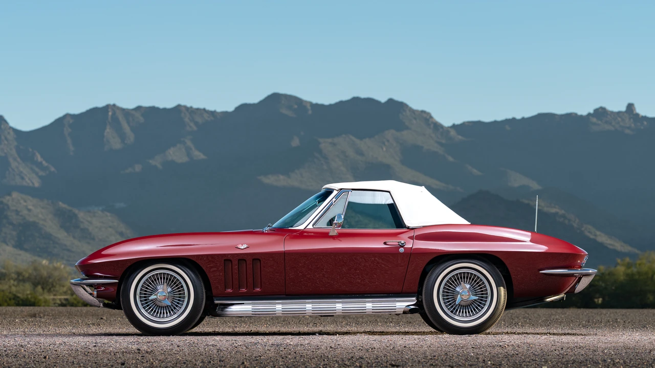 1965 Chevrolet Corvette C2 - Image 20 of 31