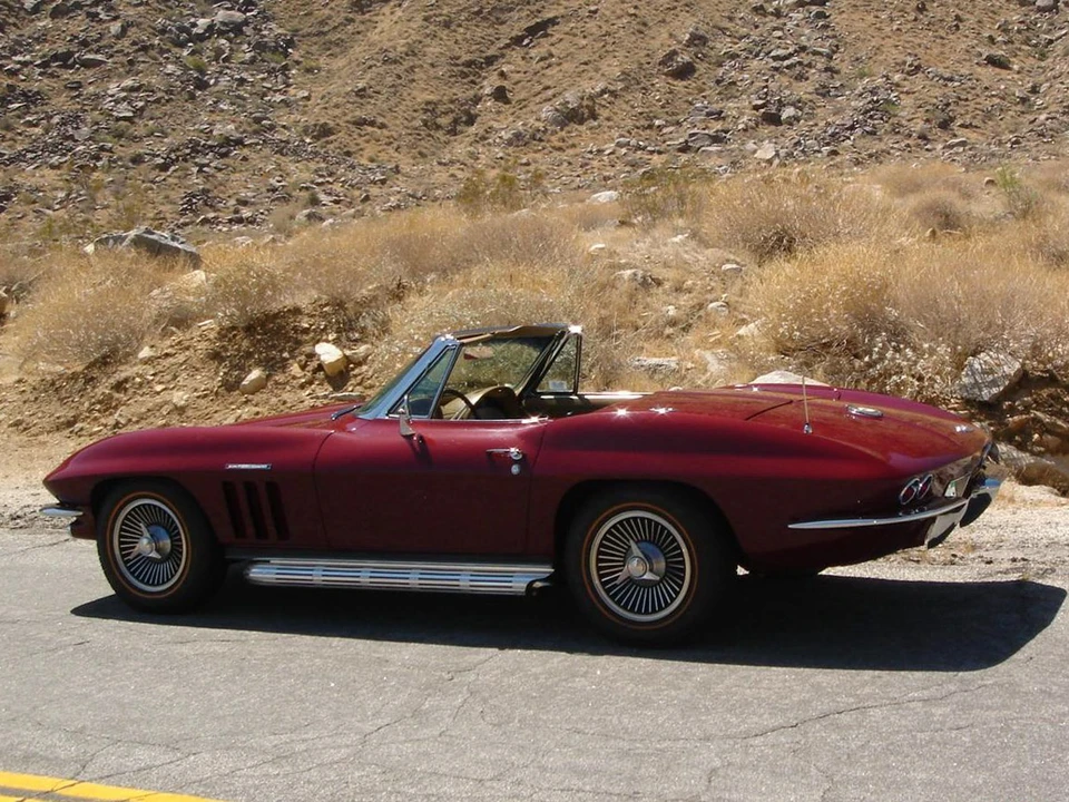 1965 Chevrolet Corvette C2 - Image 17 of 31