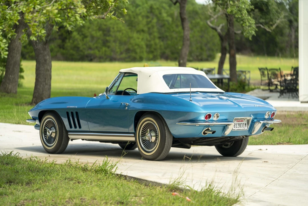 1965 Chevrolet Corvette C2 - Image 30 of 31