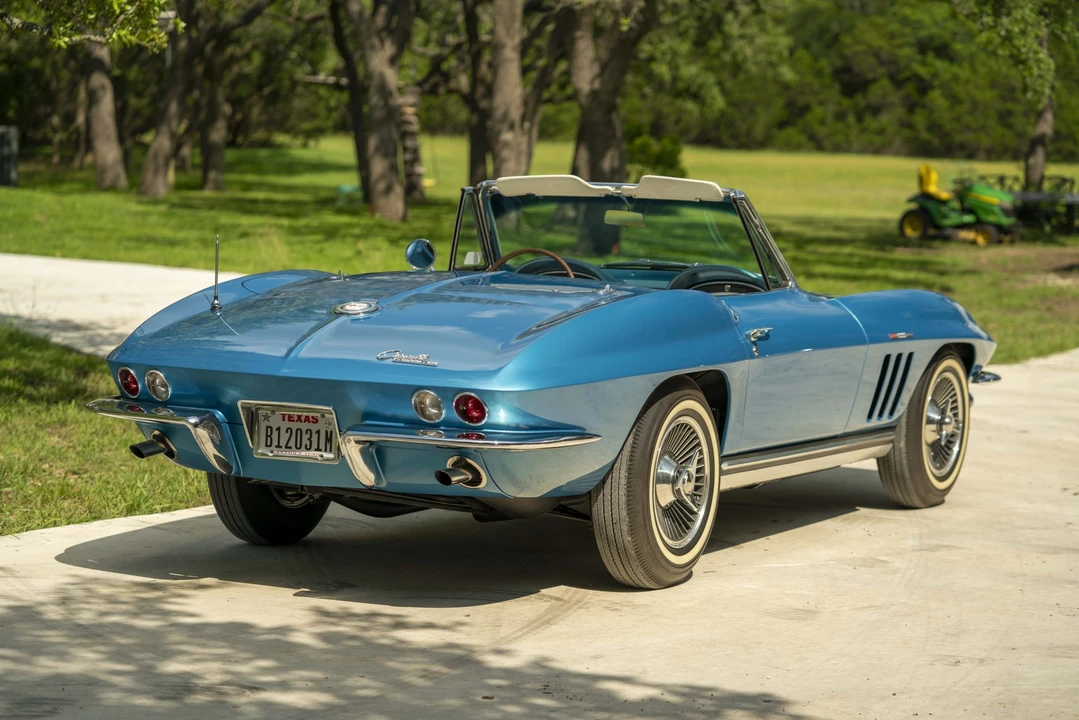 1965 Chevrolet Corvette C2 - Image 16 of 31