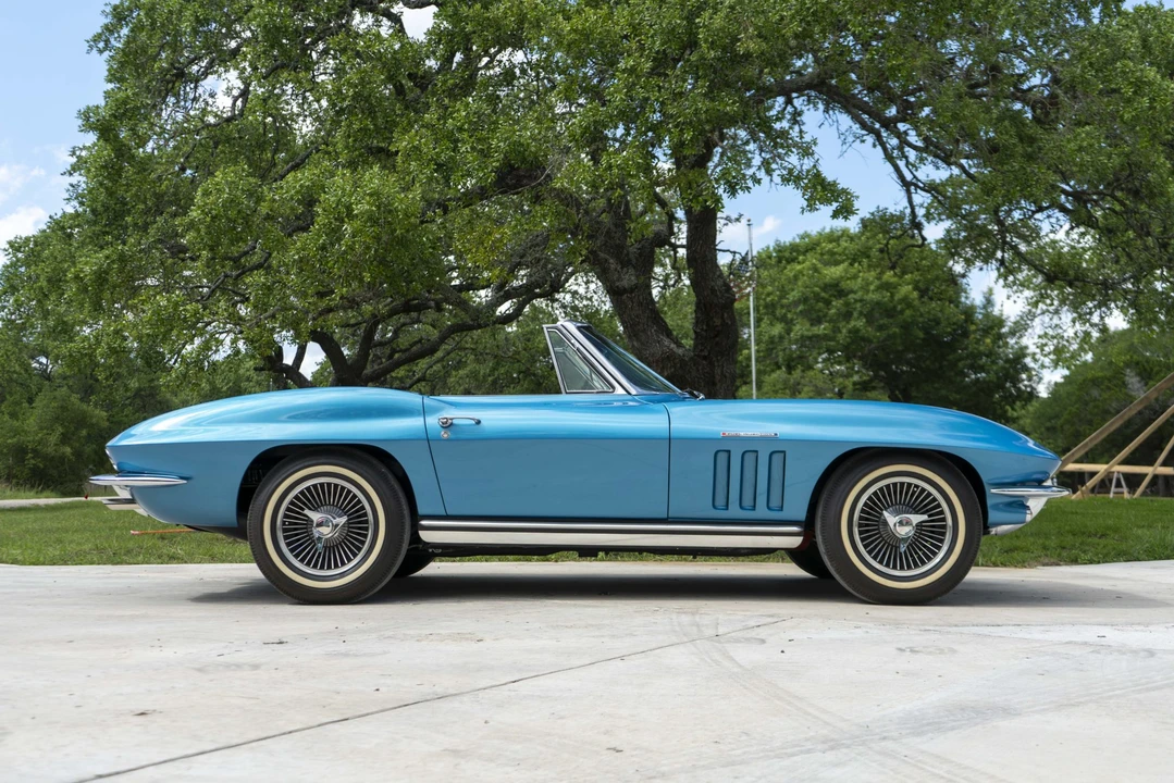 1965 Chevrolet Corvette C2 - Image 17 of 31