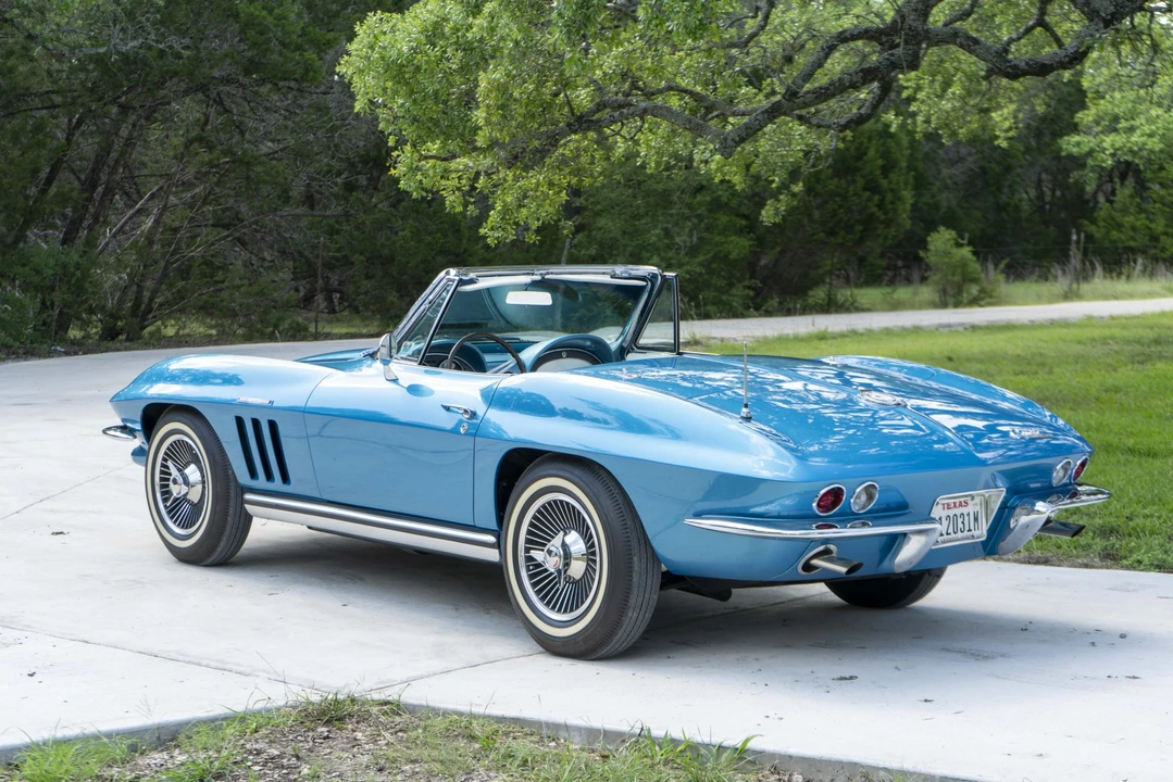 1965 Chevrolet Corvette C2 - Image 13 of 31