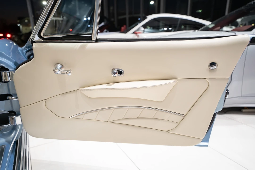 1965 Chevrolet Corvette C2 - Image 15 of 21