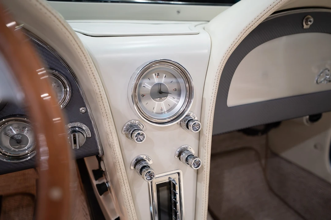 1965 Chevrolet Corvette C2 - Image 11 of 21
