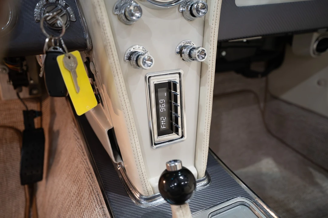1965 Chevrolet Corvette C2 - Image 12 of 21