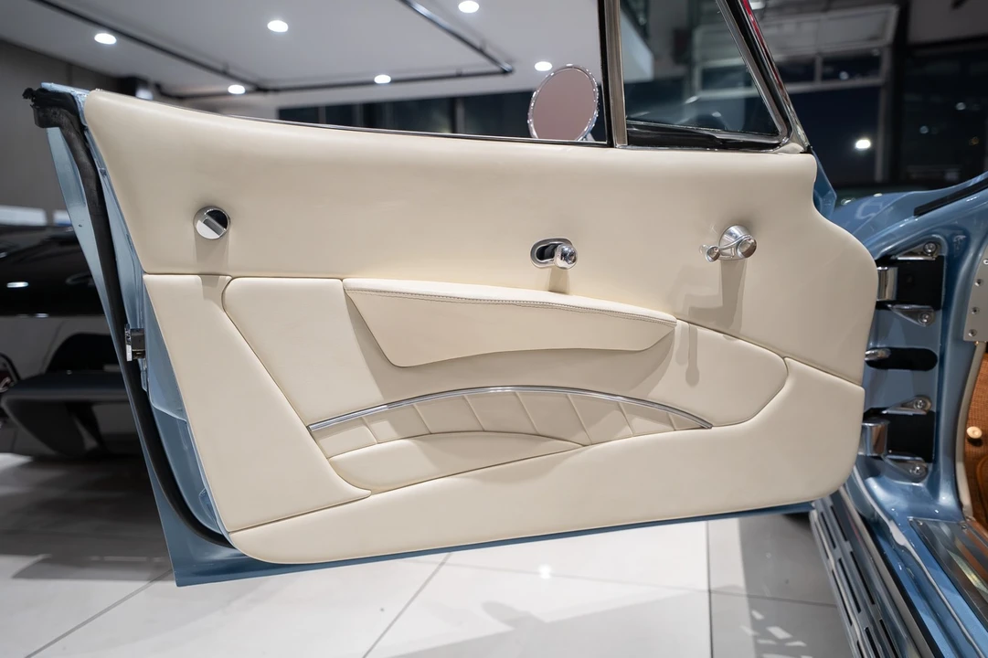 1965 Chevrolet Corvette C2 - Image 5 of 21