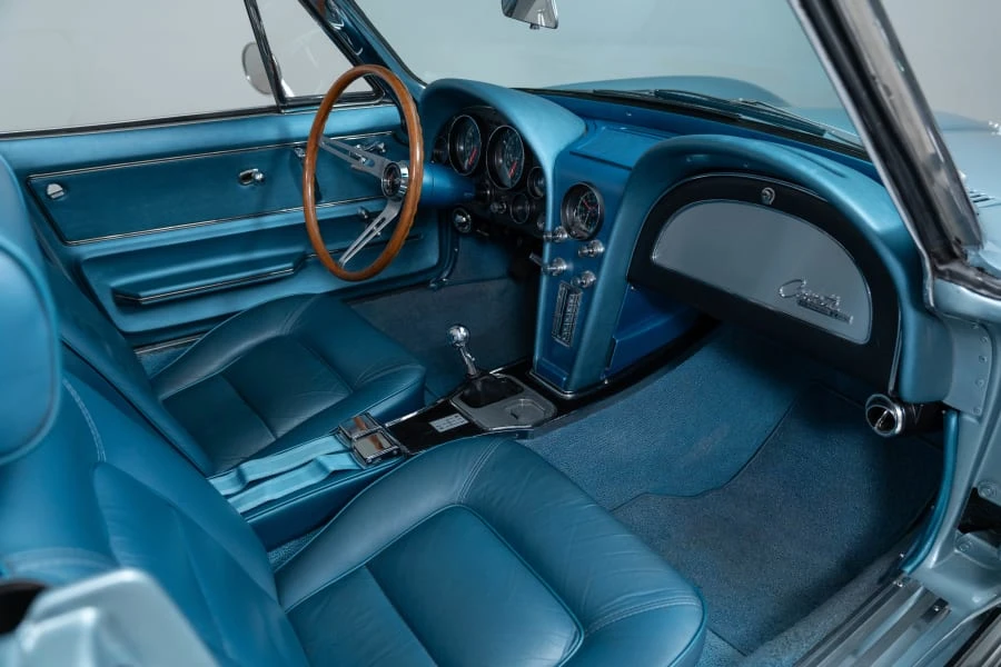 1965 Chevrolet Corvette C2 - Image 22 of 31