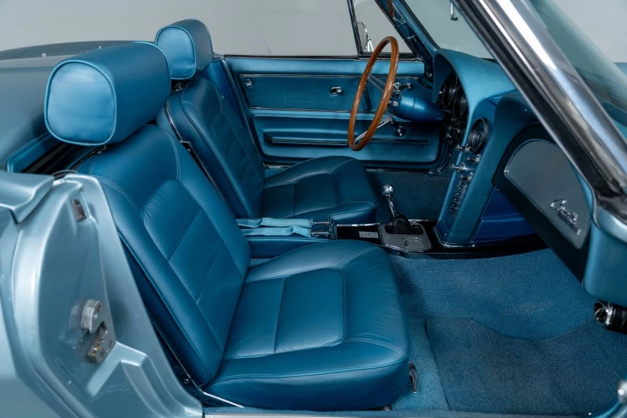 1965 Chevrolet Corvette C2 - Image 25 of 31