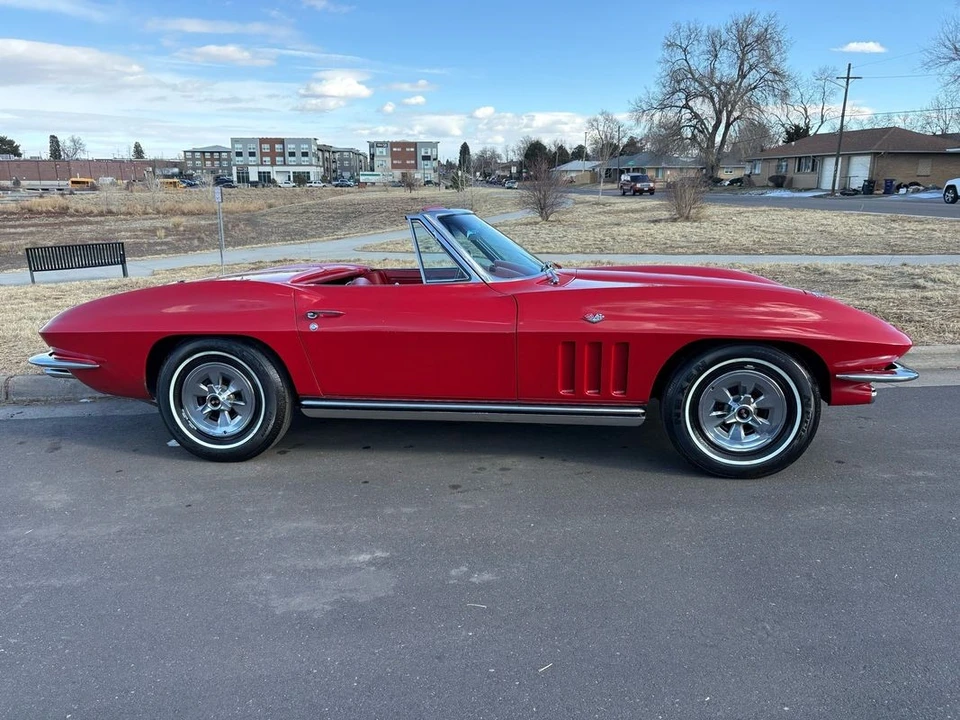 1965 Chevrolet Corvette C2 - Image 15 of 21