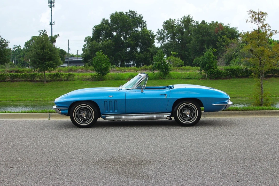 1965 Chevrolet Corvette C2 - Image 2 of 31