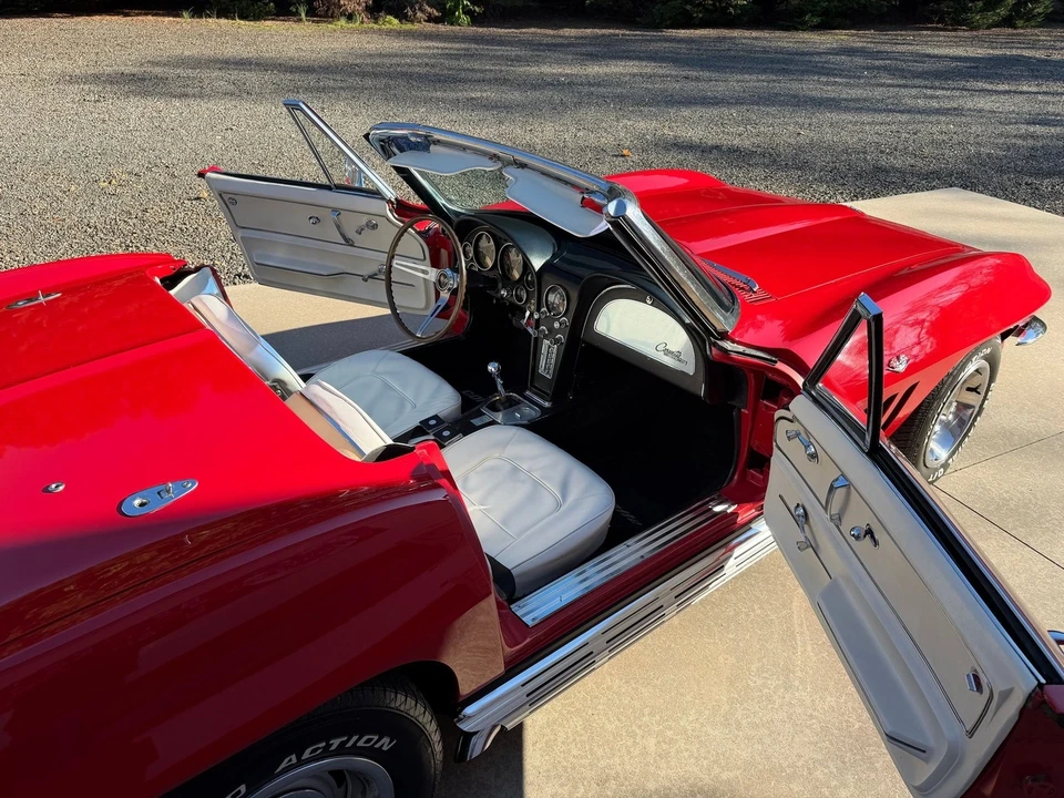 1965 Chevrolet Corvette C2 - Image 16 of 21