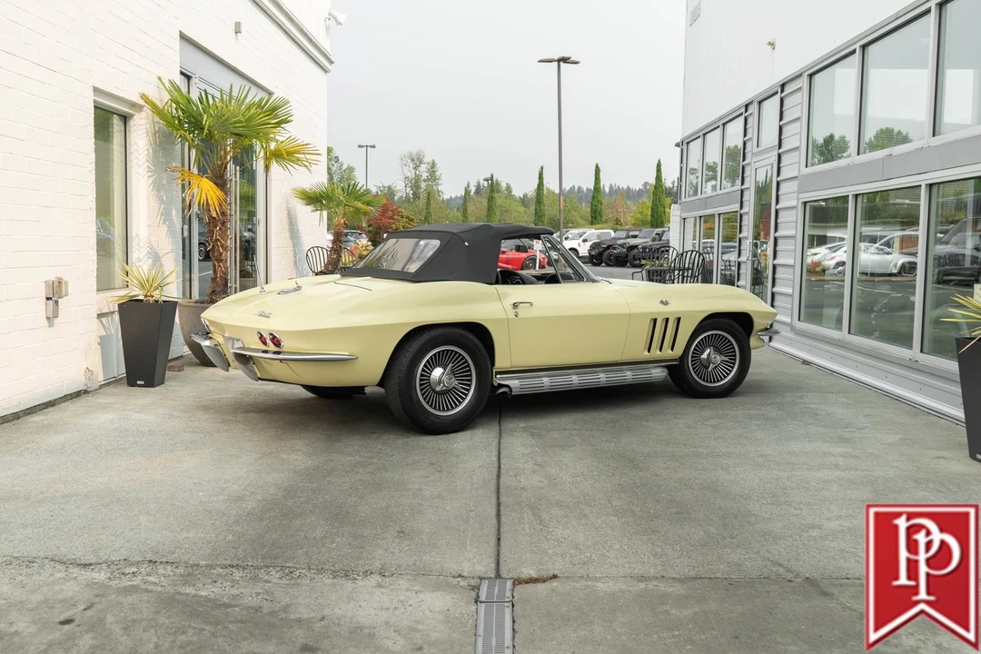 1965 Chevrolet Corvette C2 - Image 12 of 21