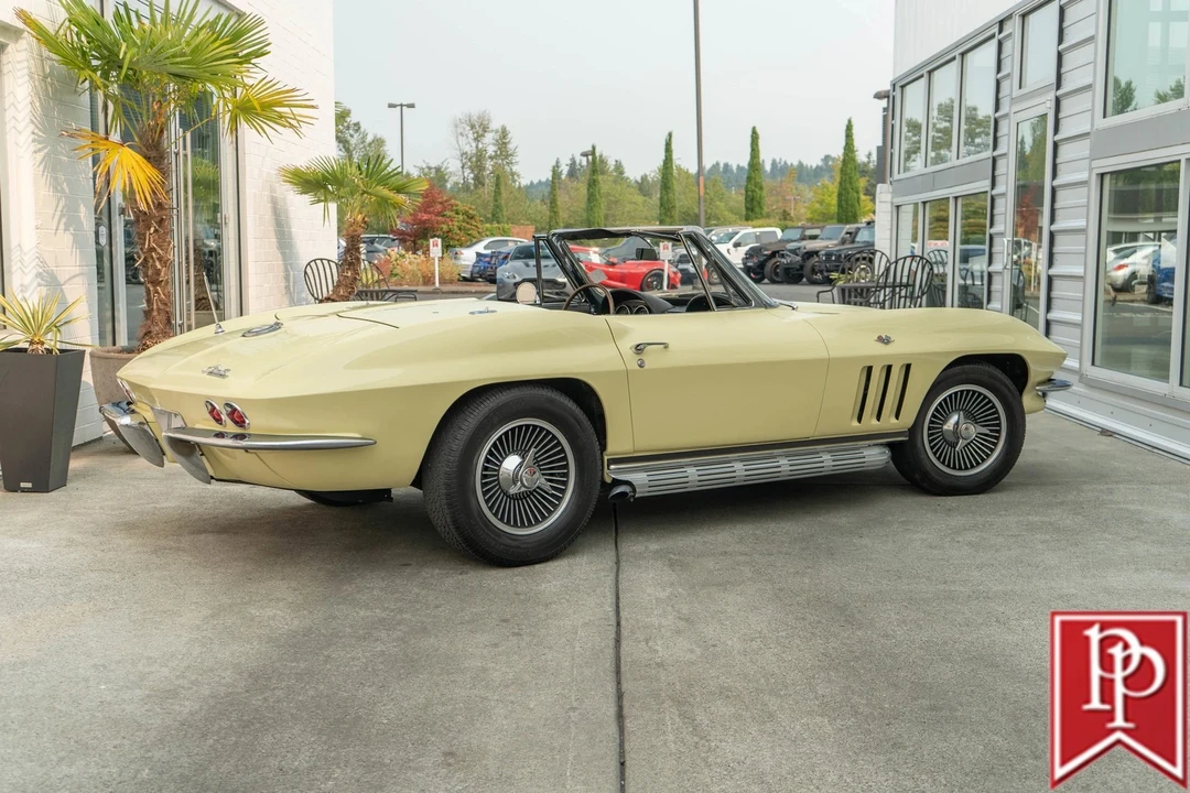 1965 Chevrolet Corvette C2 - Image 10 of 21